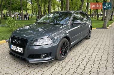 Хэтчбек Audi A3 2011 в 