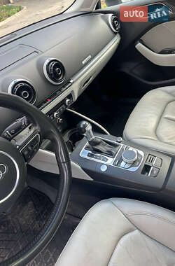 Хэтчбек Audi A3 2015 в 