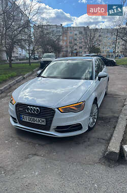 Хэтчбек Audi A3 2015 в Немишаево