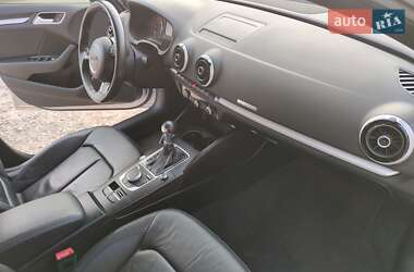 Хэтчбек Audi A3 2015 в 