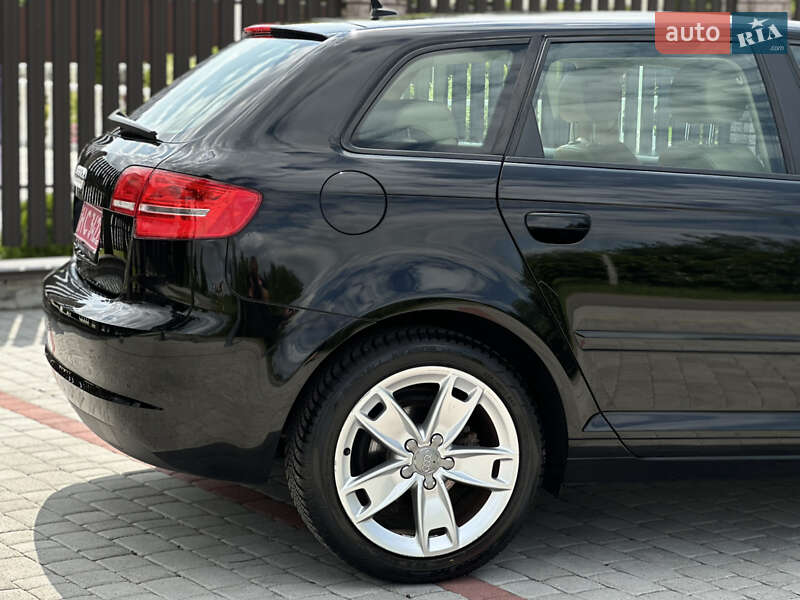 Хэтчбек Audi A3 2009 в Староконстантинове