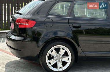 Хэтчбек Audi A3 2009 в 