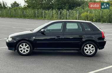 Хэтчбек Audi A3 2003 в 
