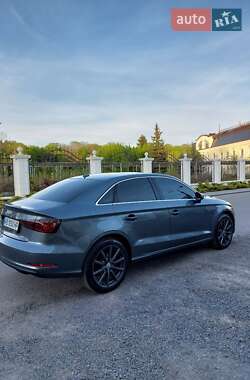 Седан Audi A3 2015 в 