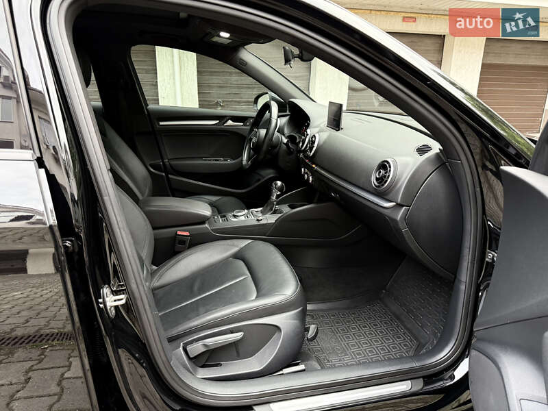 Седан Audi A3 2016 в Киеве