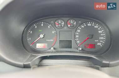Хэтчбек Audi A3 2001 в 