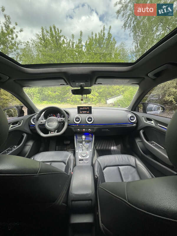 Седан Audi A3 2015 в Бучі