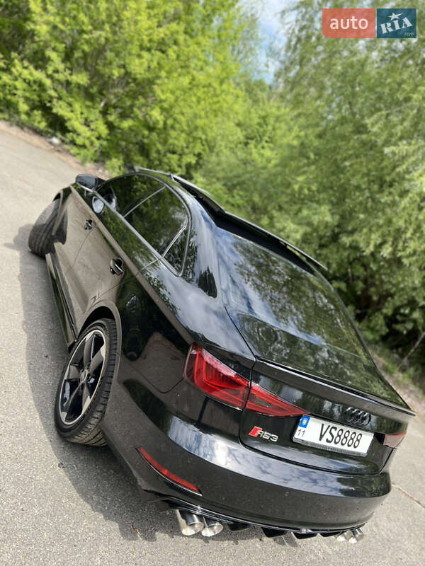 Седан Audi A3 2015 в Бучі