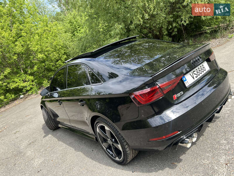 Седан Audi A3 2015 в Бучі