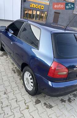 Хэтчбек Audi A3 1998 в 