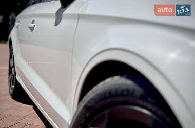 Седан Audi A3 2015 в 