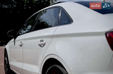 Седан Audi A3 2015 в 