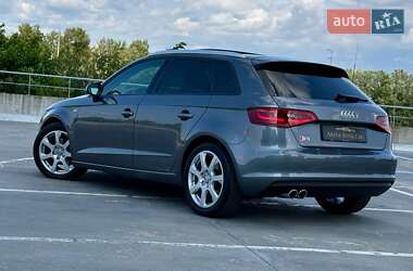 Хэтчбек Audi A3 2016 в 