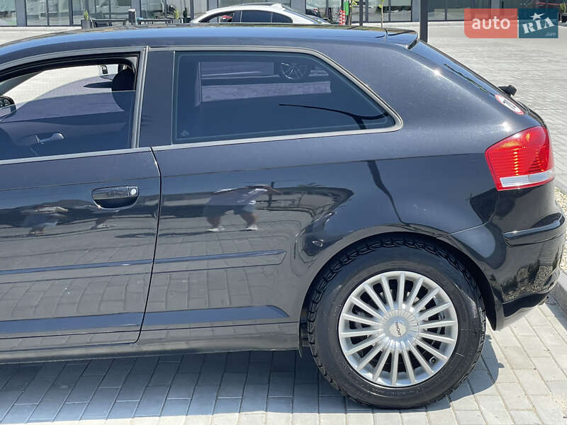 Хэтчбек Audi A3 2003 в Ужгороде