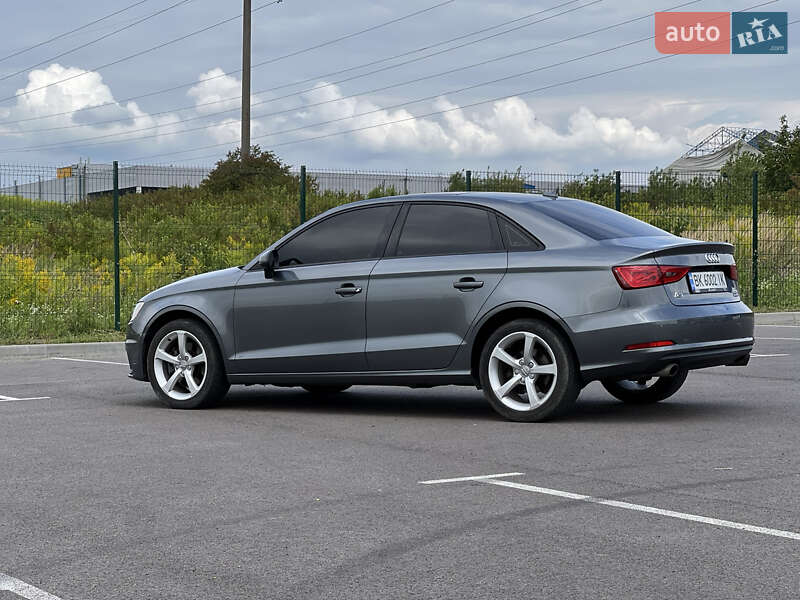 Седан Audi A3 2015 в Ровно