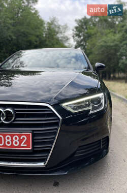 Хетчбек Audi A3 2017 в Черкасах