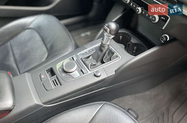 Хэтчбек Audi A3 2017 в 