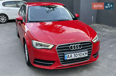 Хэтчбек Audi A3 2016 в 