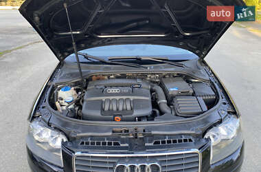 Хэтчбек Audi A3 2004 в 