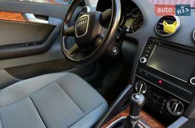 Хэтчбек Audi A3 2010 в 