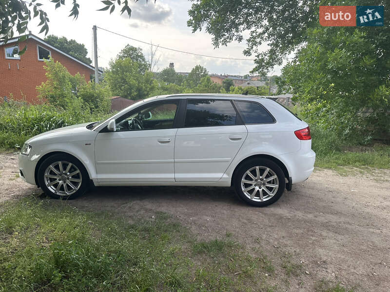 Хэтчбек Audi A3 2010 в Коростене