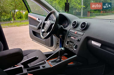Хэтчбек Audi A3 2005 в 