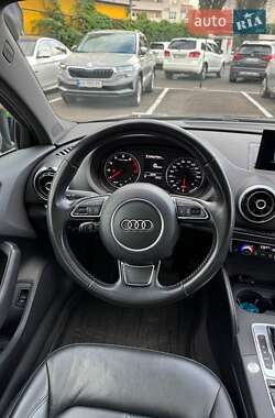 Седан Audi A3 2016 в 