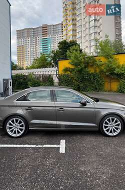 Седан Audi A3 2016 в 