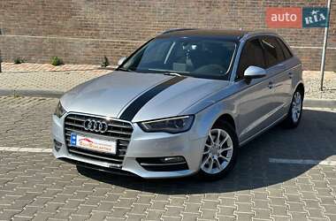 Хэтчбек Audi A3 2016 в 