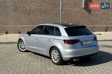 Хэтчбек Audi A3 2016 в 