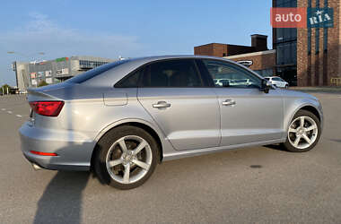 Седан Audi A3 2015 в 