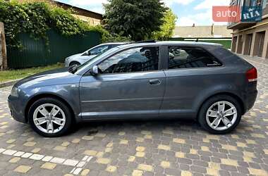 Хэтчбек Audi A3 2005 в 