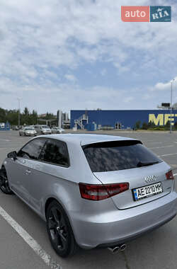 Хэтчбек Audi A3 2015 в 