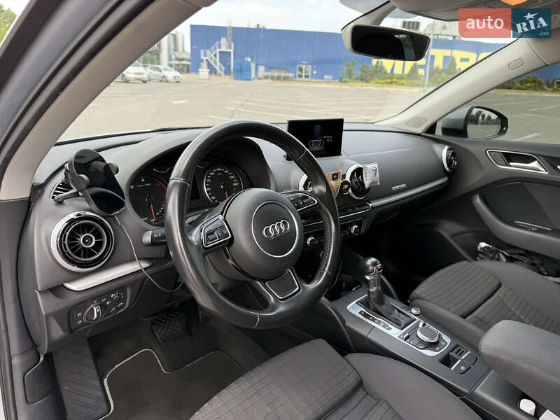 Хетчбек Audi A3 2015 в Дніпрі