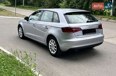 Хэтчбек Audi A3 2015 в 