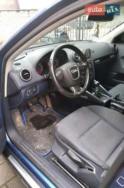 Хэтчбек Audi A3 2005 в 