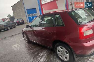 Хэтчбек Audi A3 2003 в 