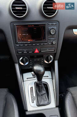 Хэтчбек Audi A3 2006 в 