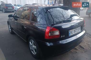 Хэтчбек Audi A3 2001 в 