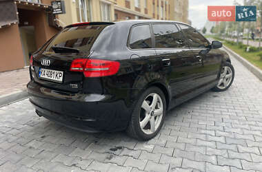 Хэтчбек Audi A3 2011 в 