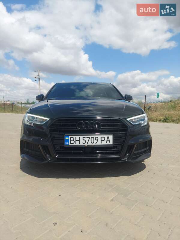 Седан Audi A3 2016 в 