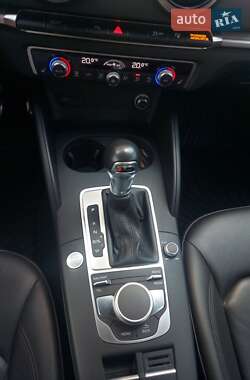 Седан Audi A3 2016 в 