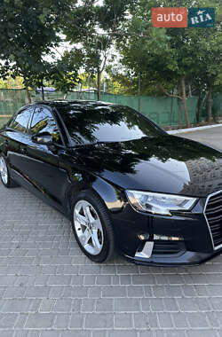 Седан Audi A3 2017 в 