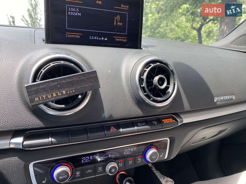 Седан Audi A3 2015 в Києві