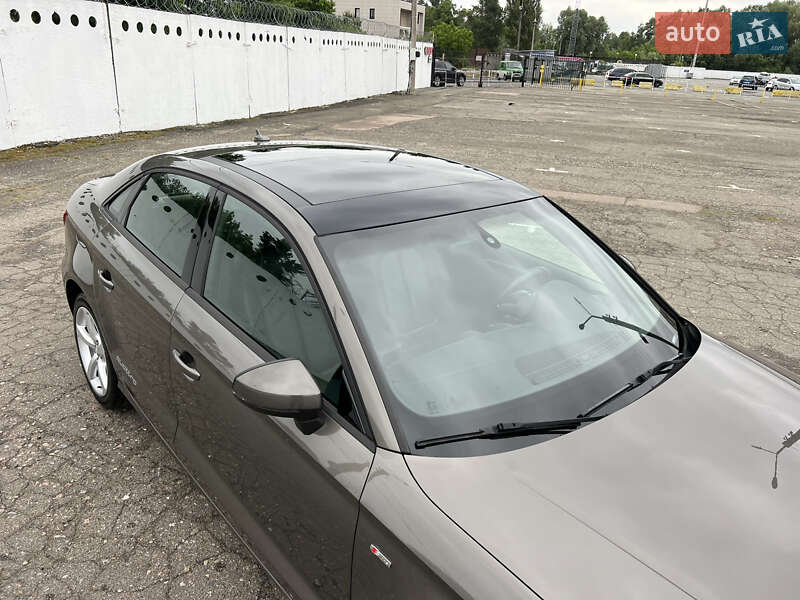 Седан Audi A3 2015 в Киеве