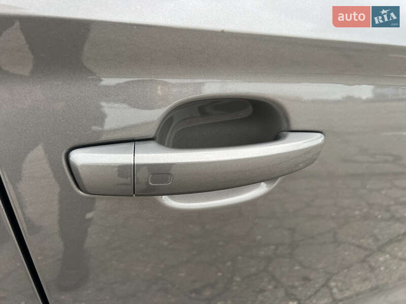Седан Audi A3 2015 в Киеве