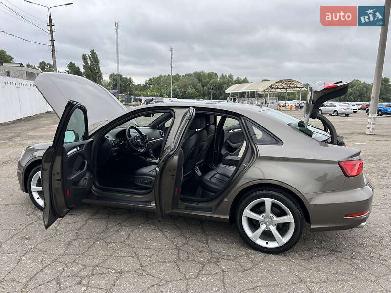 Седан Audi A3 2015 в Киеве