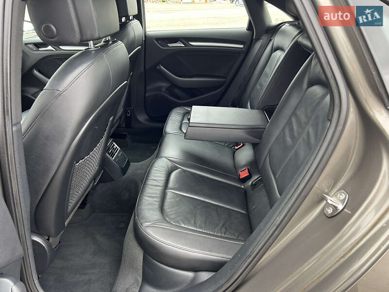 Седан Audi A3 2015 в Киеве