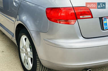 Хэтчбек Audi A3 2004 в 