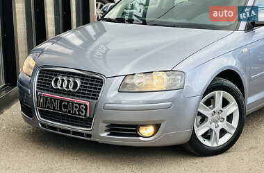 Хэтчбек Audi A3 2004 в 